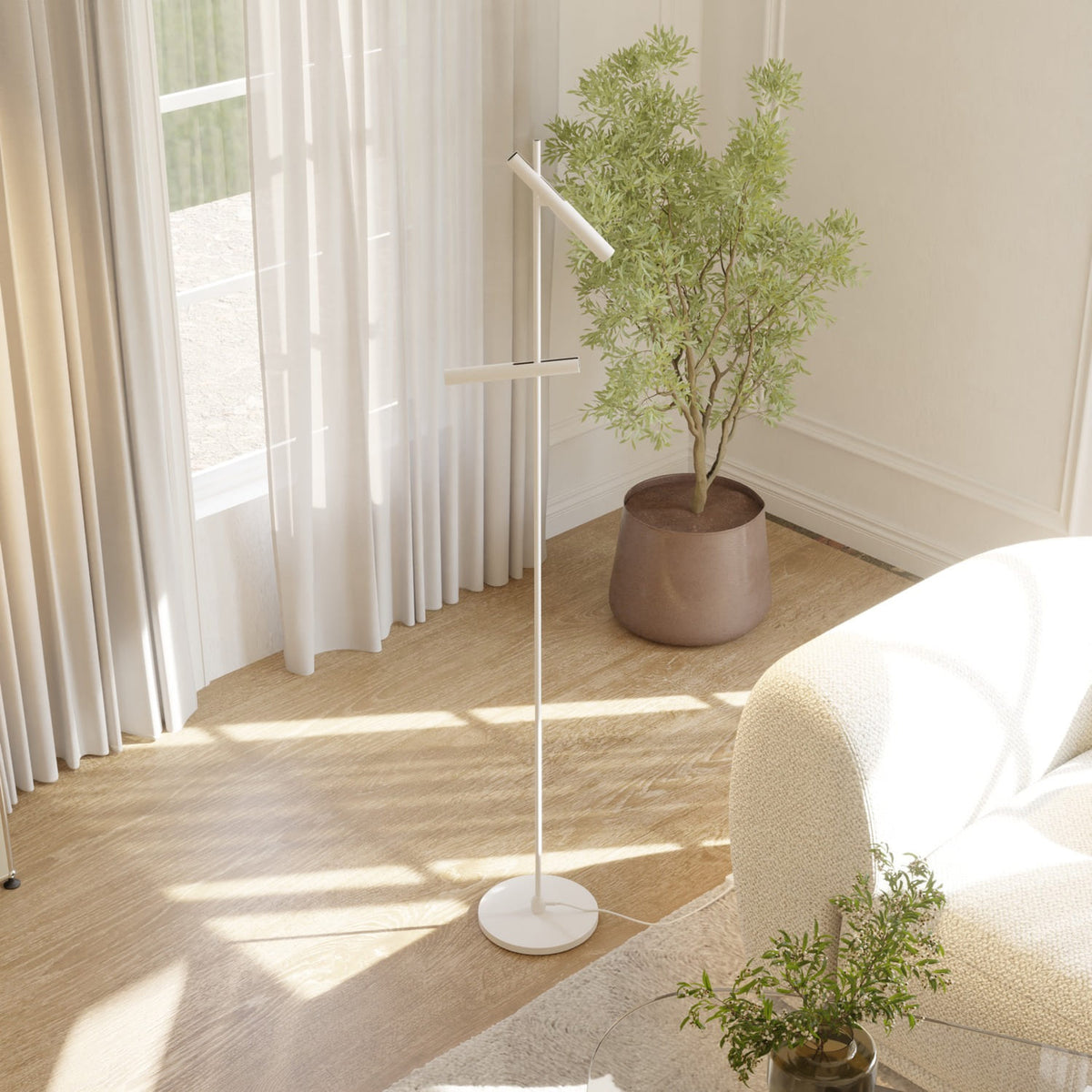 Nolo Stehleuchte – am Fenster bei Tageslicht